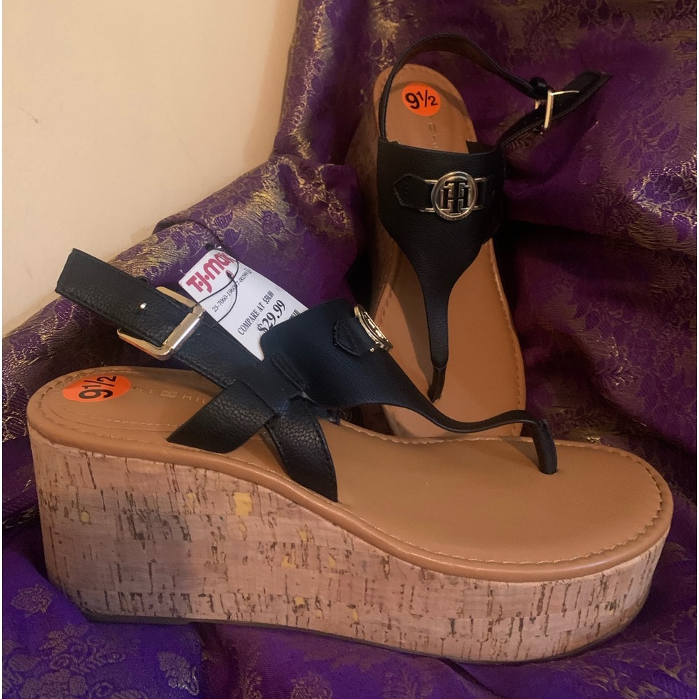Tommy Hilfiger women Black platform wedge sandals, never worn! size 9 1/2 medium